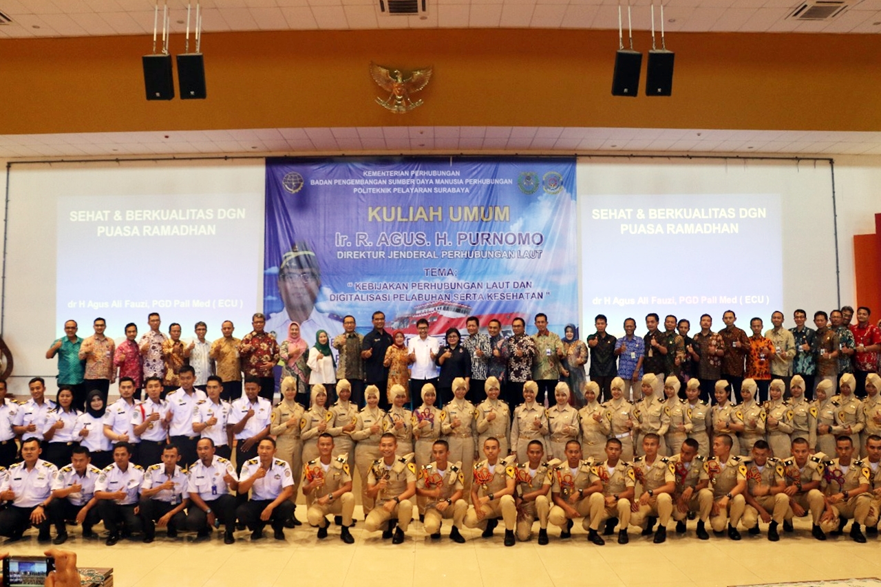 Kepala Badan Pengembangan SDM Perhubungan Membuka Kuliah Umum Direktur Jenderal Perhubungan Laut Di Politeknik Pelayaran Surabaya