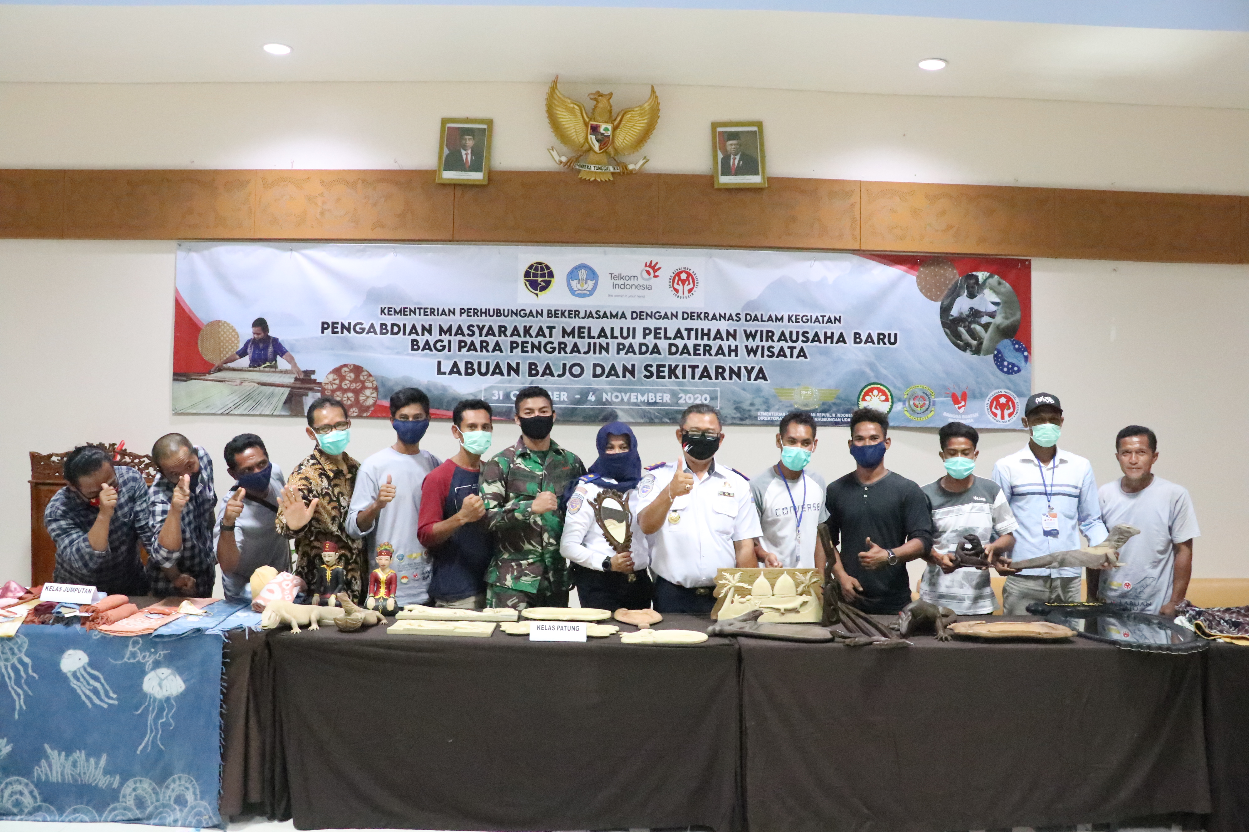 Direktur POLTEKPEL Surabaya Tutup Pengabdian Kepada Masyarakat Di Labuan Bajo